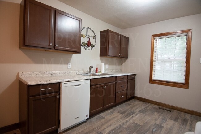 Building Photo - 3 bedroom, rental in west Coffeyville.