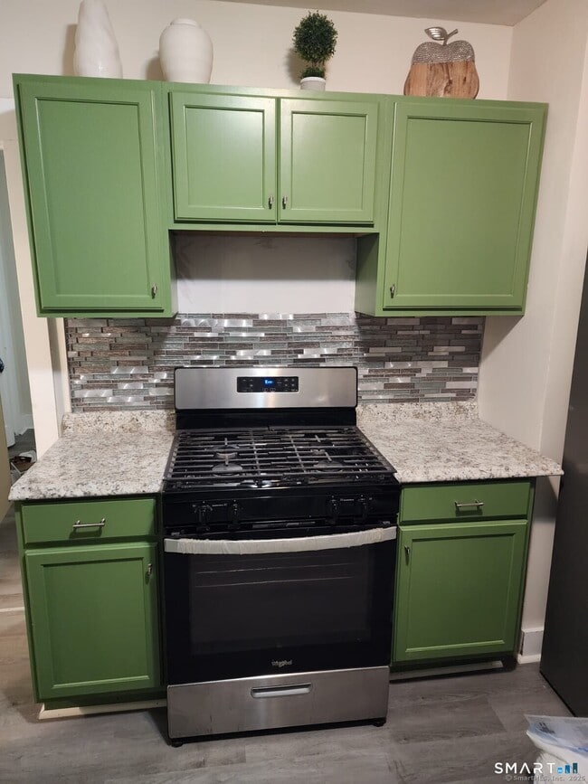 Building Photo - 233 Valley St