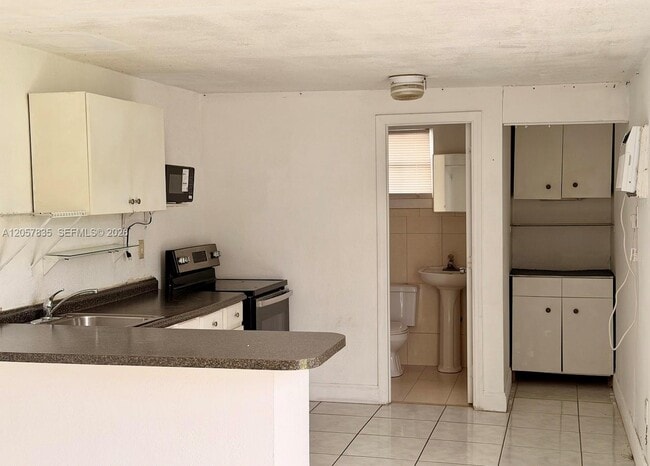 Building Photo - 9815 SW 51st Terrace