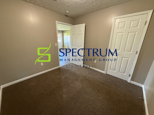 Building Photo - 3 bedroom, 2 bathroom home in White Pine