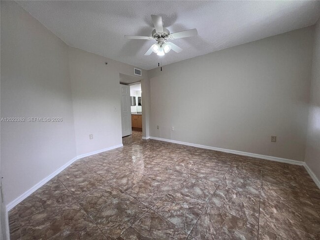 Building Photo - 2496 Centergate Dr