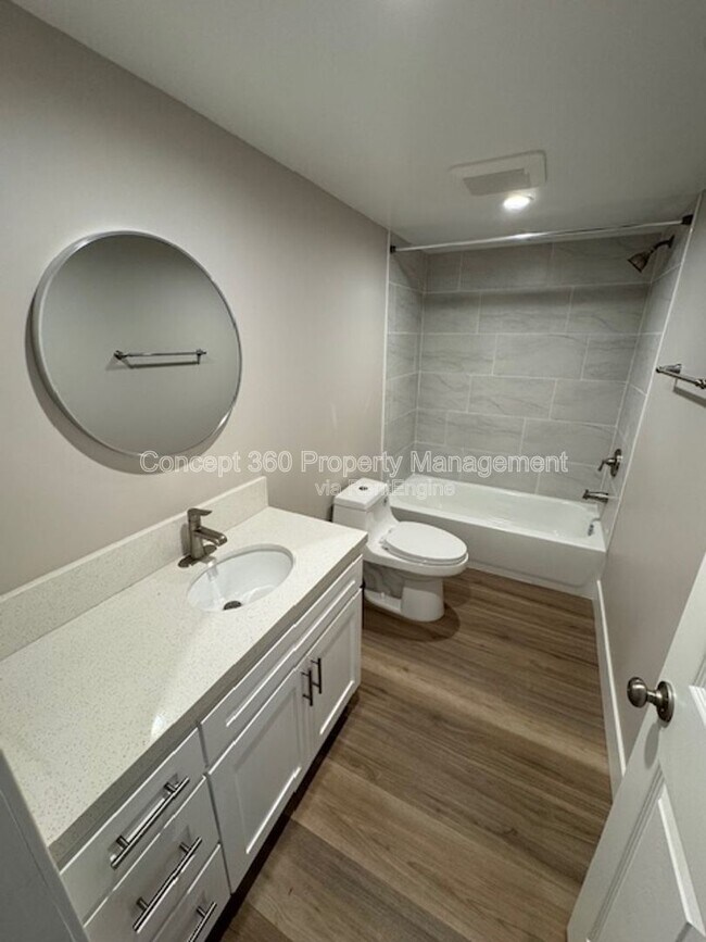 Building Photo - 1421 Obispo Ave