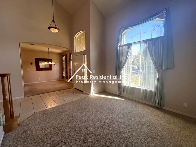 Building Photo - Spacious 4bd/3ba Folsom Home!