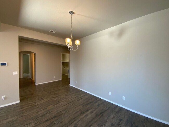 Building Photo - Recent Construction Luxury 4 Bedroom Home Available Near 528 / 550 in Rio Rancho!