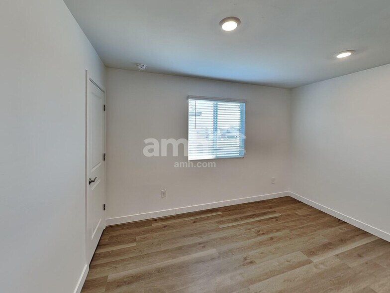 Building Photo - 9677 N Rancho Lozano