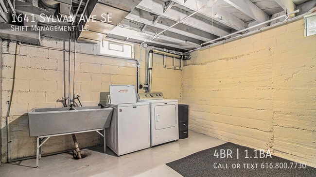 Building Photo - 1641 Sylvan Ave SE