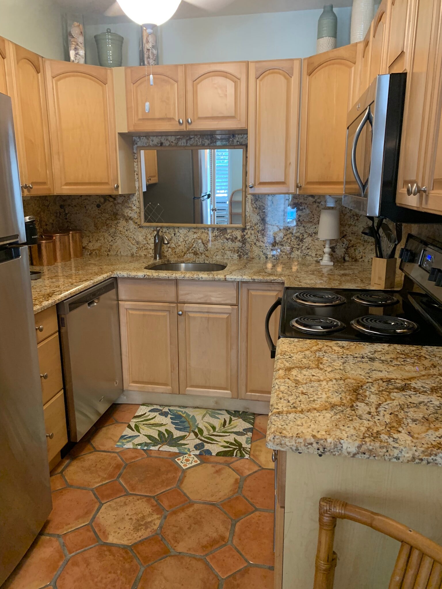 Kitchen - 401 Peruvian Ave