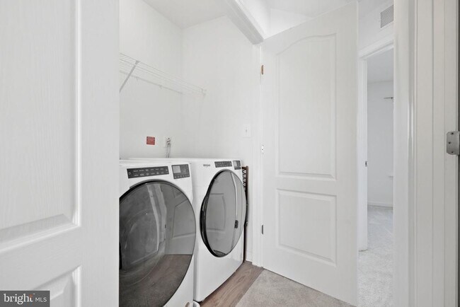 Building Photo - 38 Kirby Ct