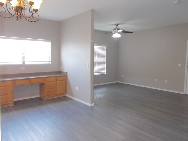 Building Photo - Bright Ground-Floor Condo in Gated Traverse Point with Pool & Spa Amenities
