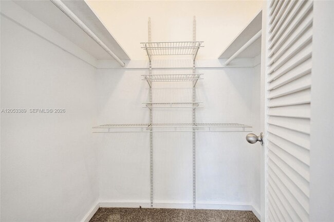 Building Photo - 10350 W Bay Harbor Dr