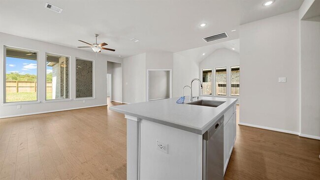 Building Photo - 1907 Meadow Trail Dr