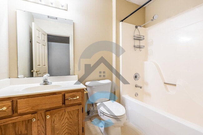 Building Photo - 1735 Monaco Dr