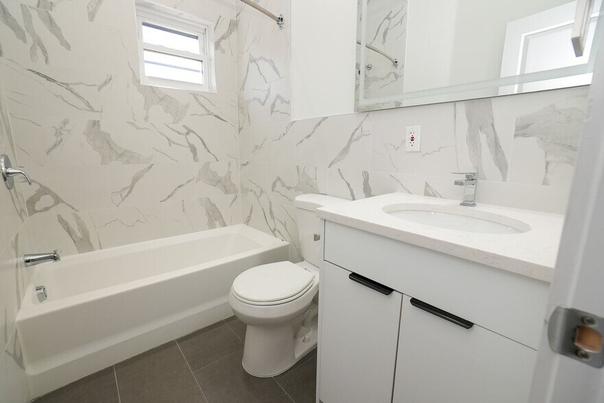 Building Photo - 776 Bergen St