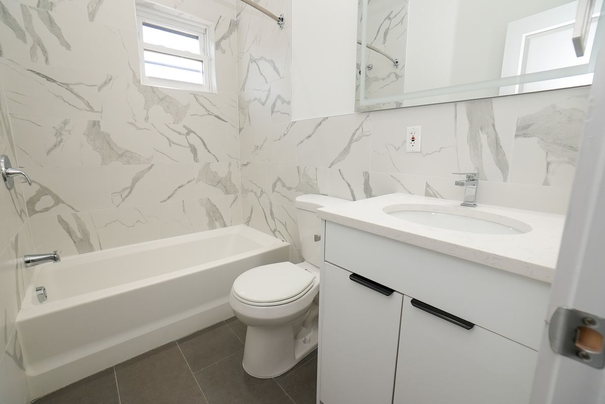 Building Photo - 776 Bergen St