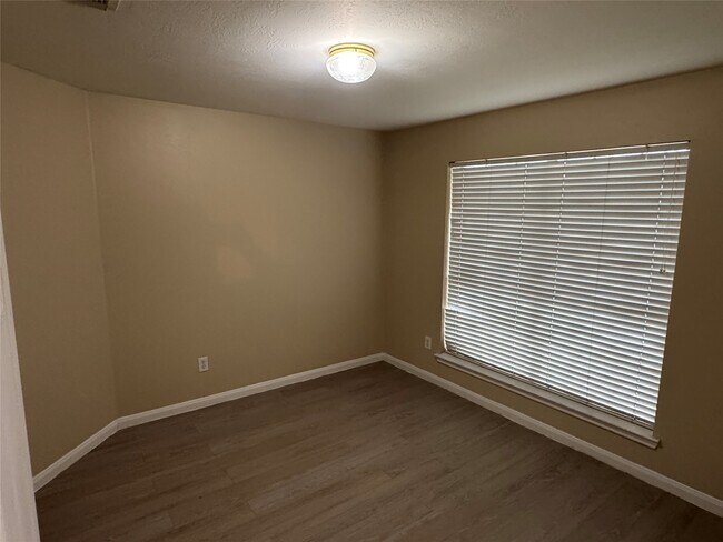 Building Photo - 4018 Longway Estates Ct