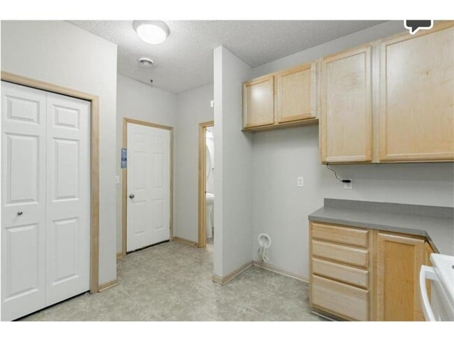 Building Photo - 3033 Chamberlain St