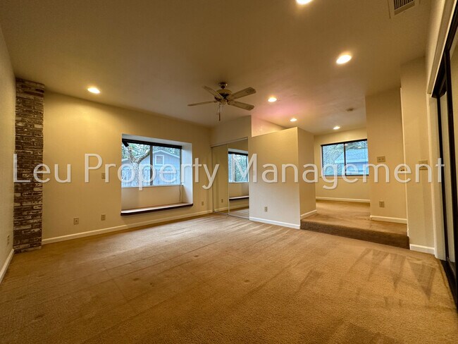 Building Photo - 1098 Cindy Ct