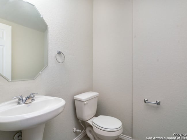 Building Photo - Charming 3-Bedroom Home in Northeast San Antonio