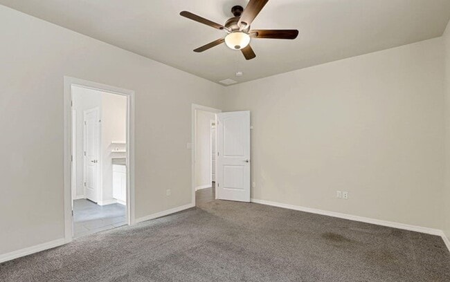 Building Photo - 2911 Aragon Ave