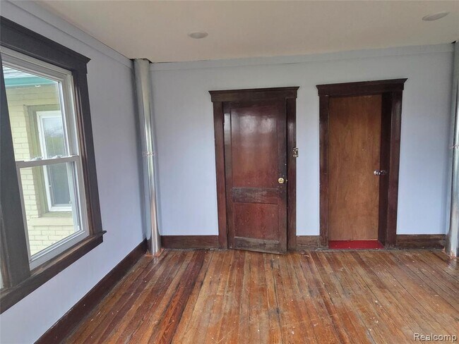 Building Photo - 3254 Hogarth St
