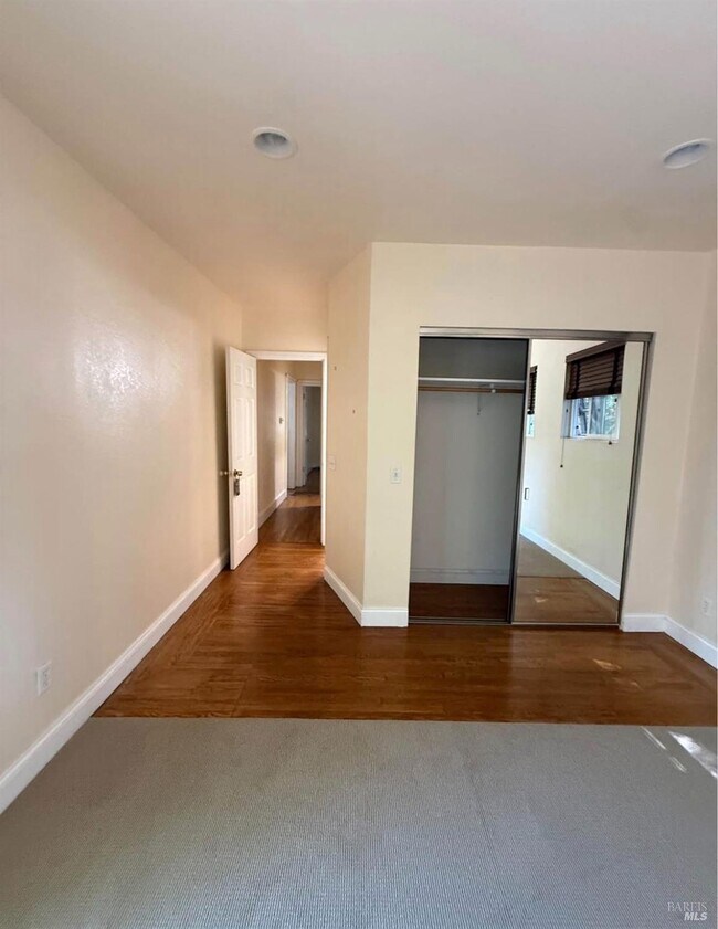 Building Photo - 17 Romine Way