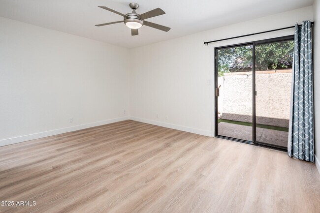 Building Photo - 6430 N 77th Way