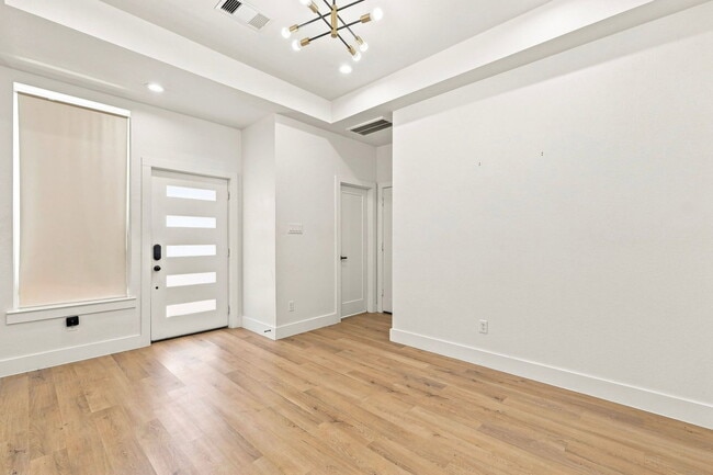 Building Photo - 4217 Hare St