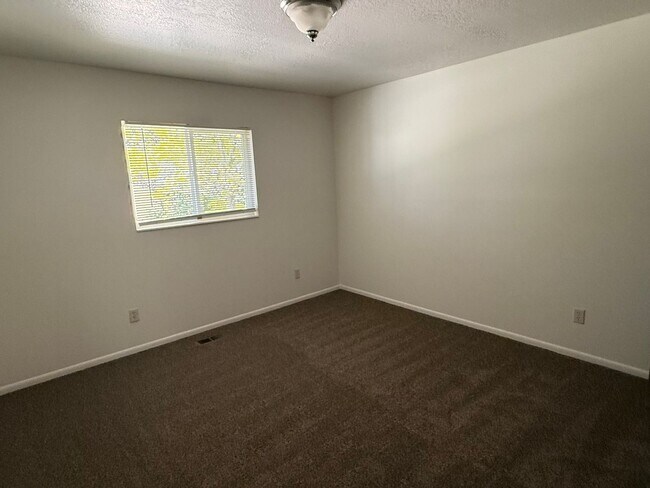 Building Photo - 54 W 250 N