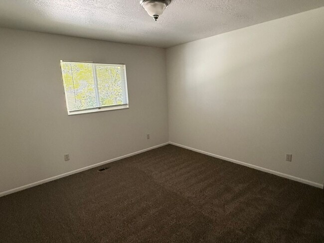 Building Photo - 54 W Clearfield triplex