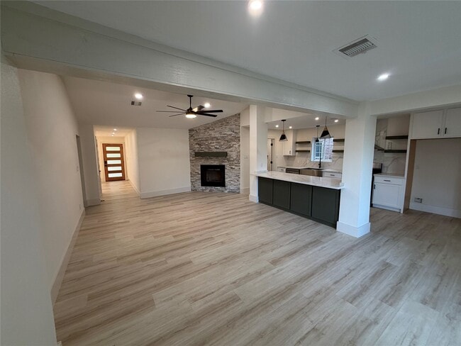 Building Photo - 6026 Willowbend Blvd