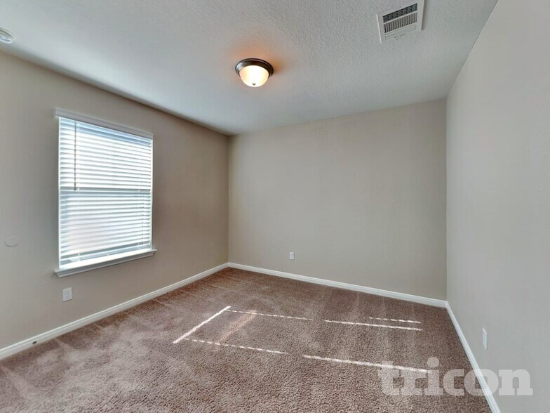 Building Photo - 13547 Emerson Wy