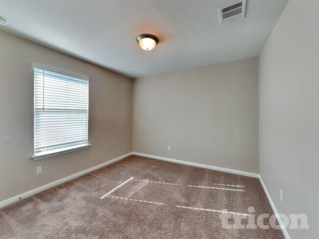 Building Photo - 13547 Emerson Wy