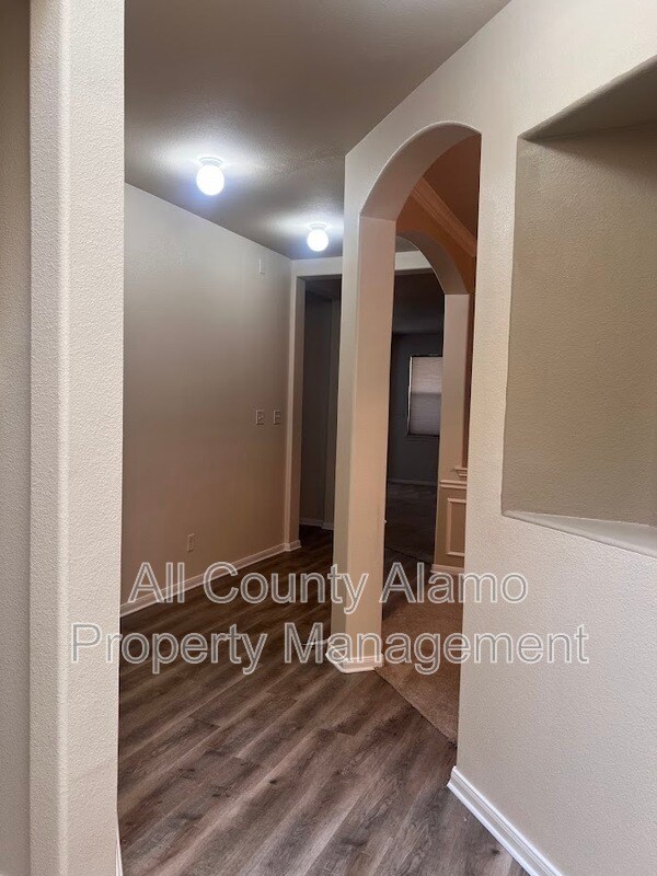 Building Photo - 104 Ling Ln