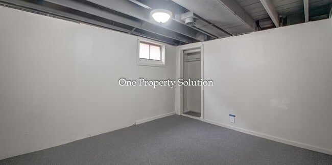 Building Photo - 4656 Pierce St