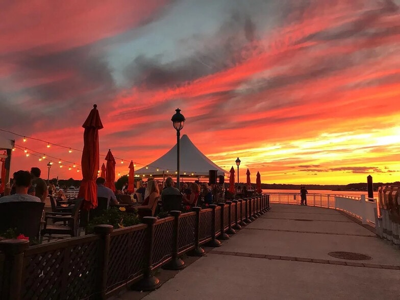 Building Photo - 502 12th Ave