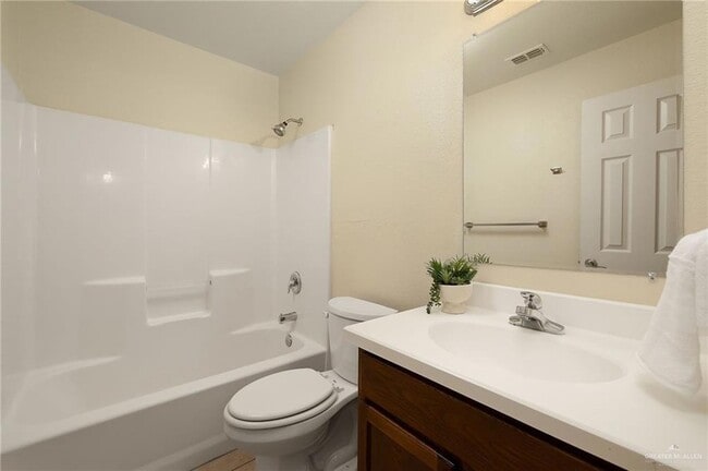 Building Photo - 4921 N 47th St