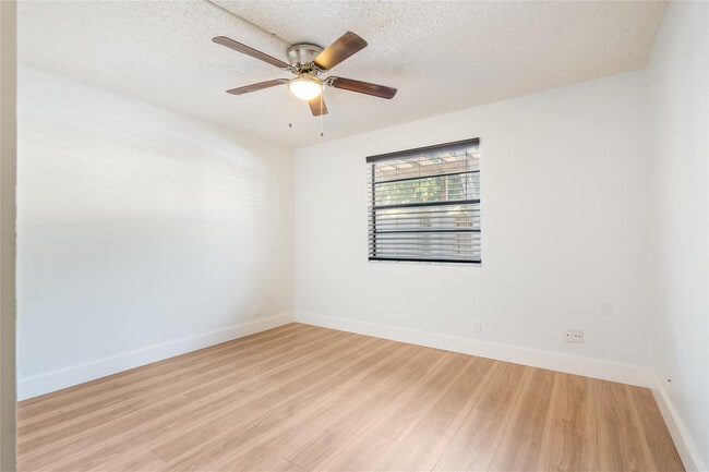 Building Photo - 7920 NW 11th Ct