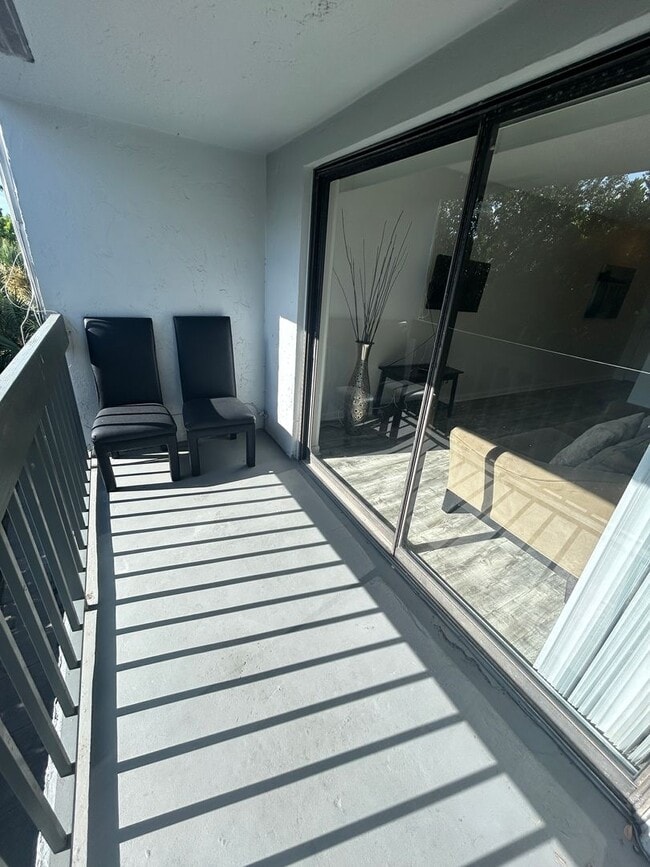 Building Photo - Now Leasing: 1-bedroom and 1.5 bath condo ...