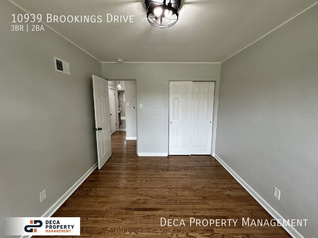 Building Photo - 10939 Brookings Dr