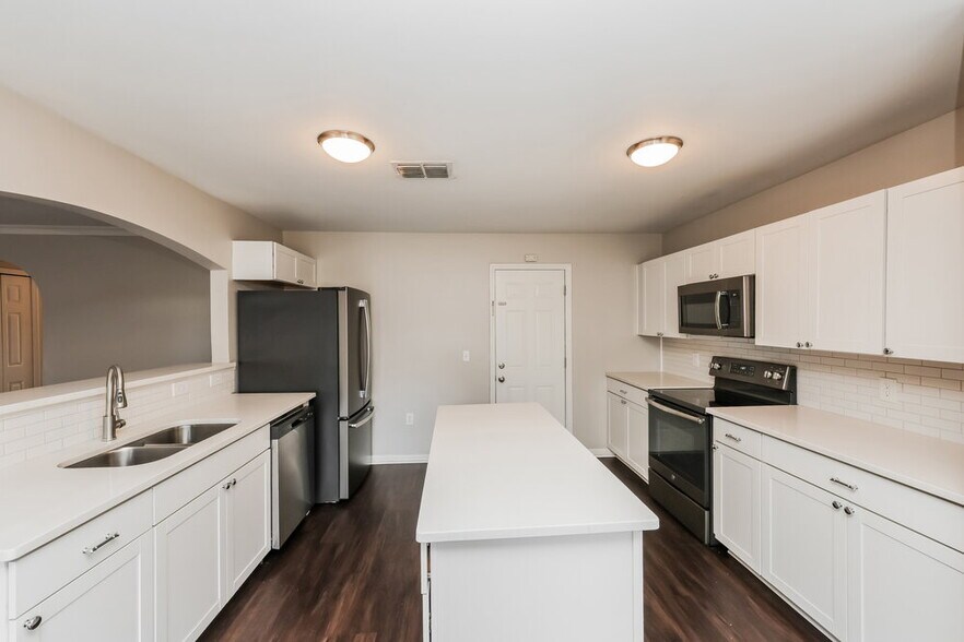 Building Photo - 11162 Summer Star Dr