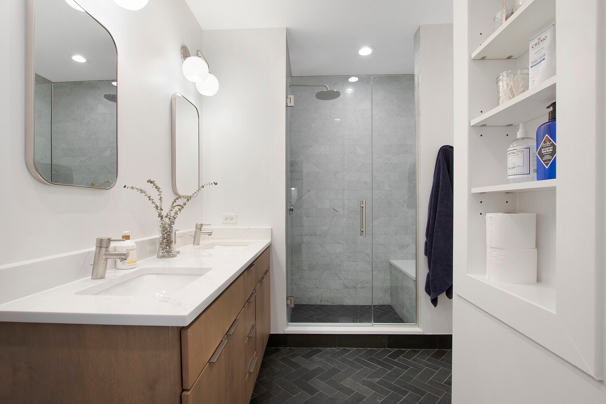 Building Photo - 4532 N Damen Ave