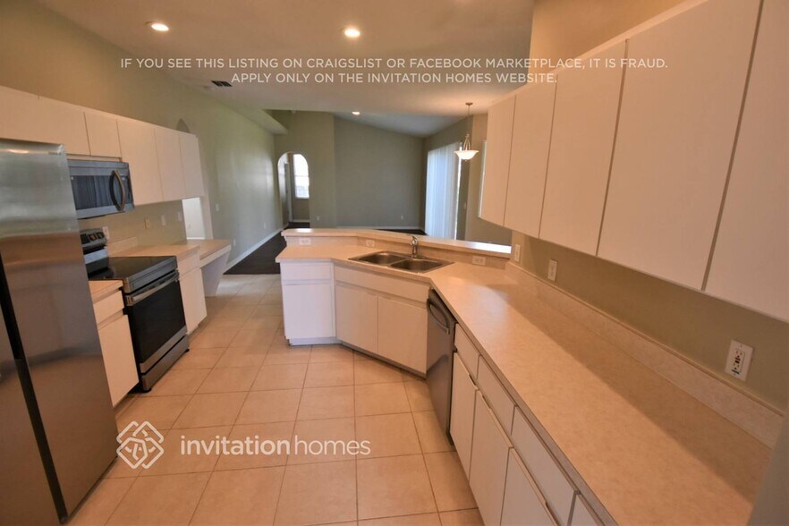 Building Photo - 12908 Lake Ventana Dr