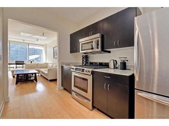 Building Photo - 8 E Randolph