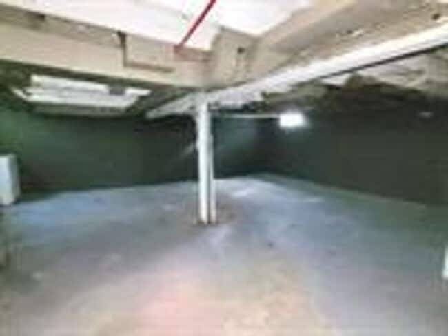 Building Photo - VOUCHER FREINDLY - COME SEE!!!!!!