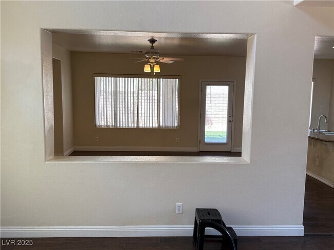 Primary Photo - 856 S Colina Alta Pl