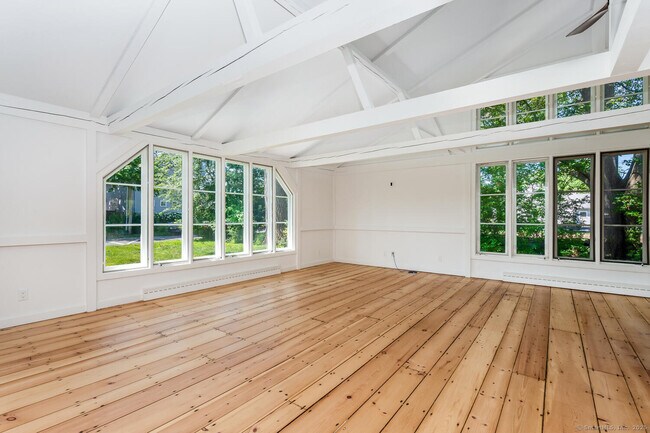 Building Photo - 16 Baywater Dr