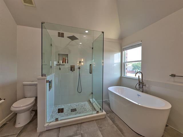 Building Photo - 1402 Stone Canyon Way