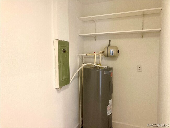 Building Photo - 11499 W Bayshore Dr