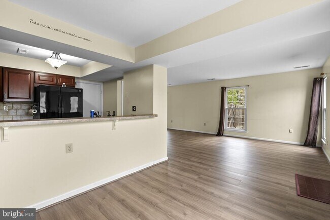 Building Photo - 3811 Ernst Dr