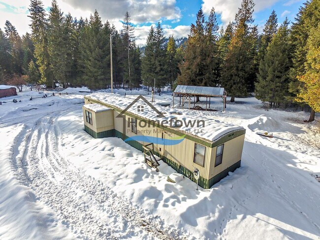 Building Photo - 2 Bedroom 1 Bathroom Home in a Beautiful Remote Rustic Setting Available in Priest River!